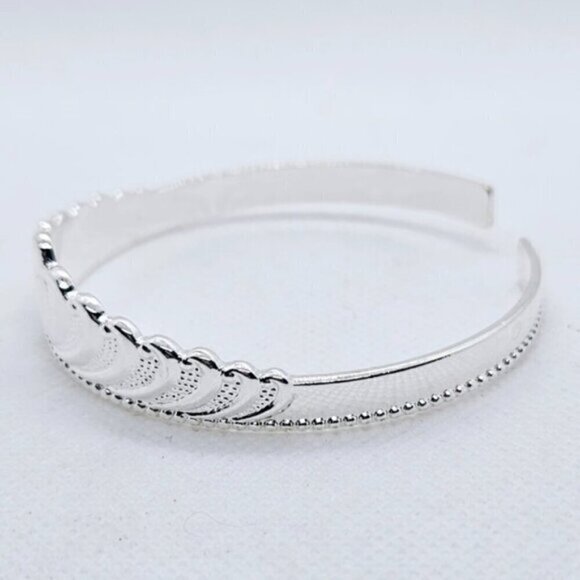 Silver Tone Adjustable Crown Style Bracelet NWT - Picture 4 of 6